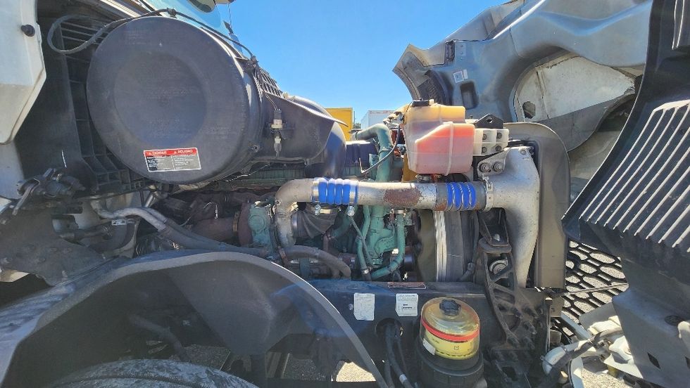 Sleeper Tractor-Heavy Duty Tractors-Volvo-2021-VNL64860-Ocala-FL-607,180\n\t\tmiles-$ 59,250 - Image 20