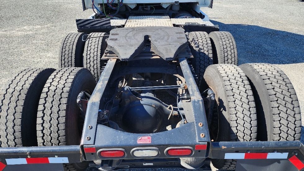 Sleeper Tractor-Heavy Duty Tractors-Volvo-2021-VNL64860-Ocala-FL-607,180\n\t\tmiles-$ 59,250 - Image 6