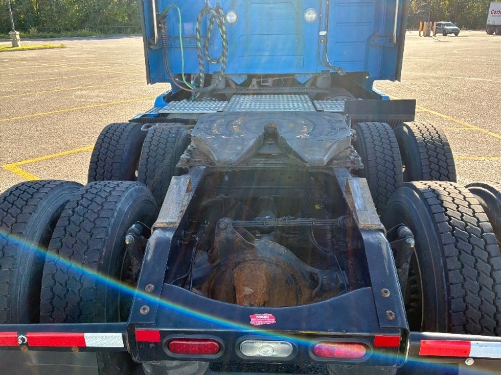 Sleeper Tractor-Heavy Duty Tractors-Volvo-2021-VNL64860-Ste-Foy-PQ-810,640\n\t\tkm-$ 98,250 - Image 6