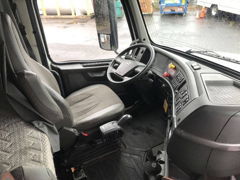 Sleeper Tractor-Heavy Duty Tractors-Volvo-2021-VNL84400-Tacoma-WA-257,584\n\t\tmiles-$ 97,750 - Image 15