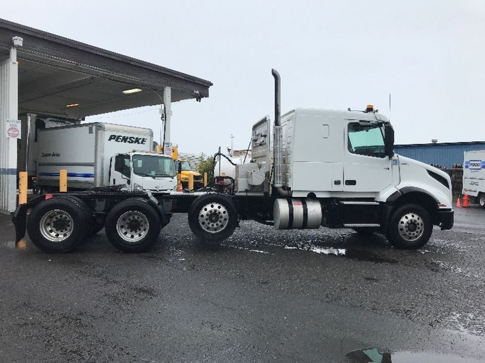 Sleeper Tractor-Heavy Duty Tractors-Volvo-2021-VNL84400-Tacoma-WA-257,584\n\t\tmiles-$ 97,750 - Image 8
