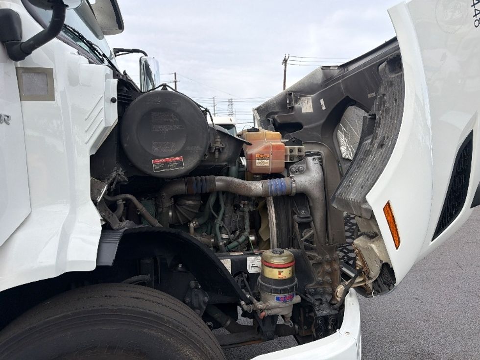 Sleeper Tractor-Heavy Duty Tractors-Volvo-2021-VNR64640-Kearny-NJ-488,828\n\t\tmiles-$ 62,250 - Image 20