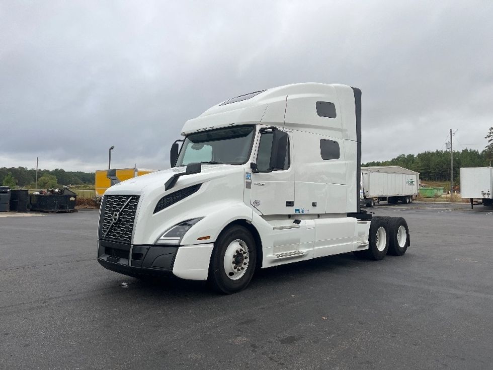 2022 Volvo Truck VNL photo 3