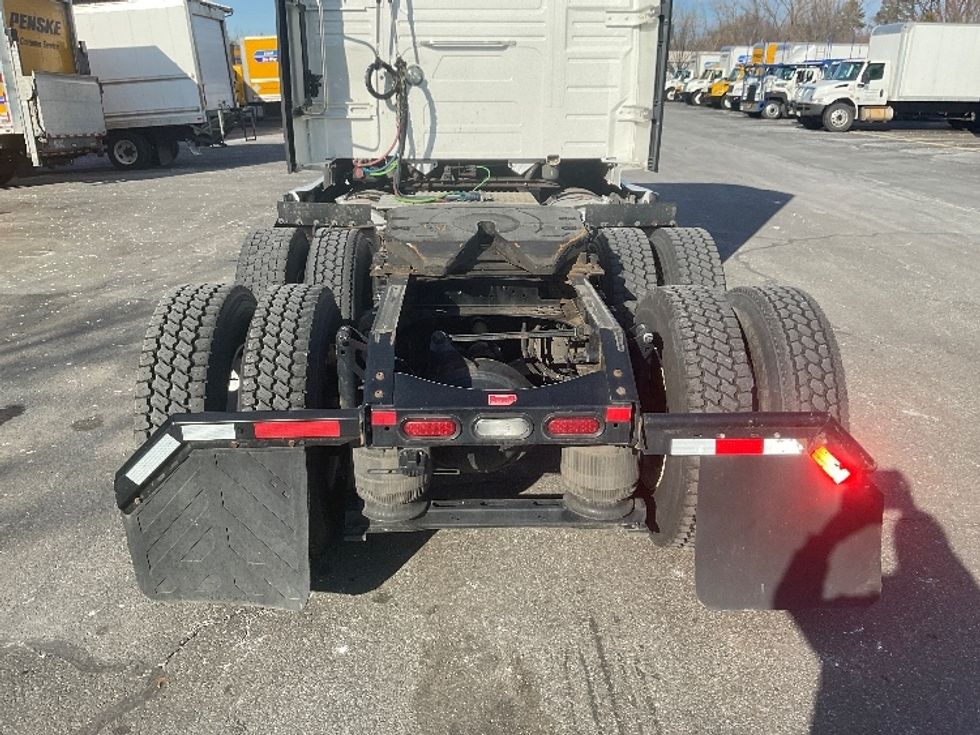 Sleeper Tractor-Heavy Duty Tractors-Volvo-2022-VNL64760-Albany-NY-401,130\n\t\tmiles-$ 78,250 - Image 6