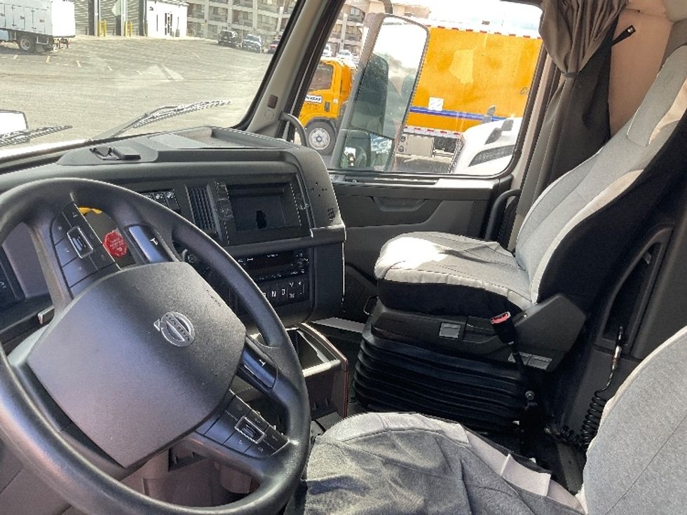 Sleeper Tractor-Heavy Duty Tractors-Volvo-2022-VNL64760-Albuquerque-NM-359,327\n\t\tmiles-$ 95,750 - Image 10