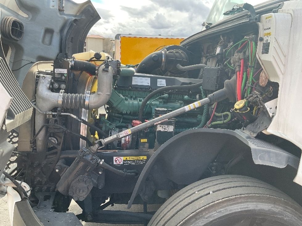 Sleeper Tractor-Heavy Duty Tractors-Volvo-2022-VNL64760-Albuquerque-NM-359,327\n\t\tmiles-$ 95,750 - Image 21