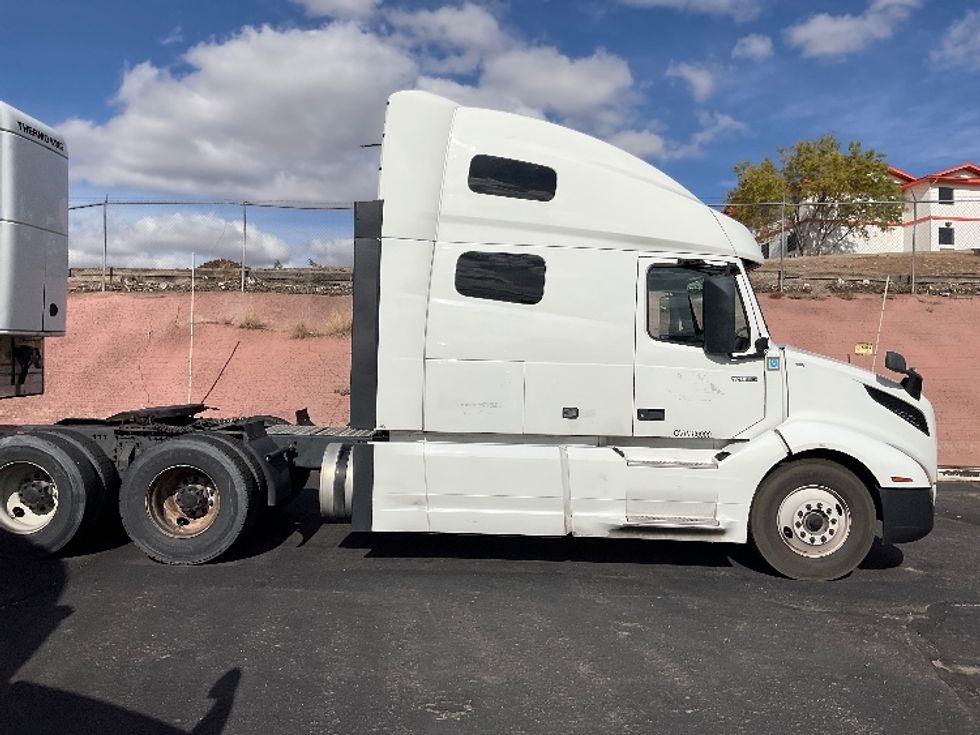 Sleeper Tractor-Heavy Duty Tractors-Volvo-2022-VNL64760-Albuquerque-NM-359,327\n\t\tmiles-$ 95,750 - Image 8