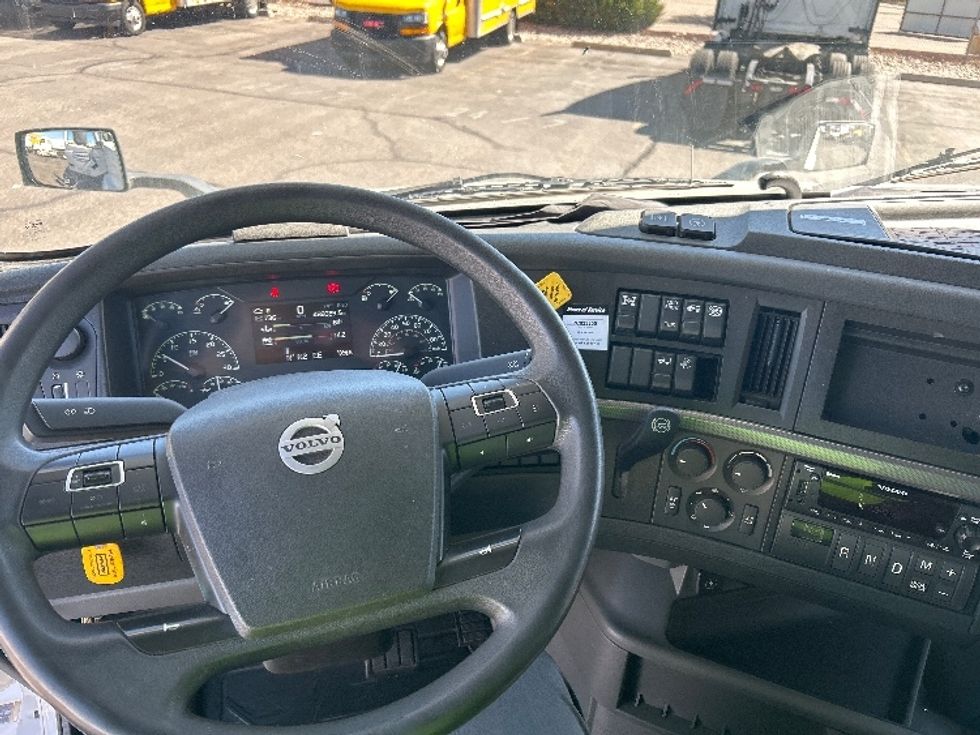 Sleeper Tractor-Heavy Duty Tractors-Volvo-2022-VNL64760-Albuquerque-NM-488,311\n\t\tmiles-$ 81,250 - Image 11