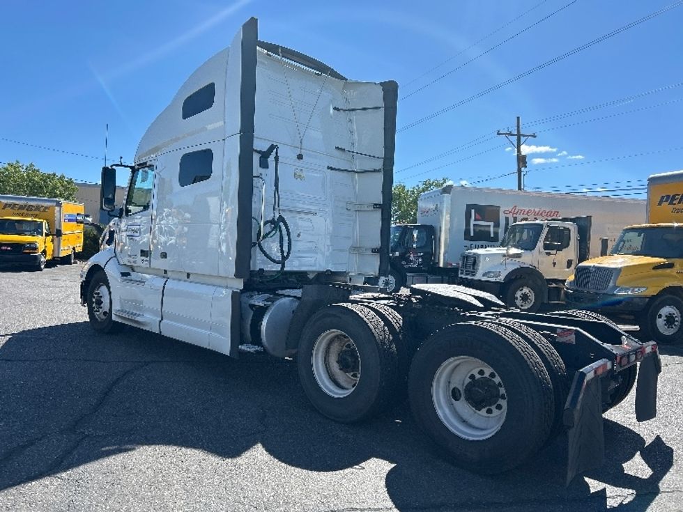Sleeper Tractor-Heavy Duty Tractors-Volvo-2022-VNL64760-Albuquerque-NM-488,311\n\t\tmiles-$ 81,250 - Image 5