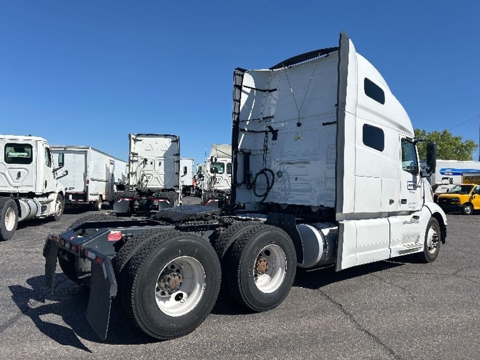 Sleeper Tractor-Heavy Duty Tractors-Volvo-2022-VNL64760-Albuquerque-NM-488,311\n\t\tmiles-$ 81,250 - Image 7