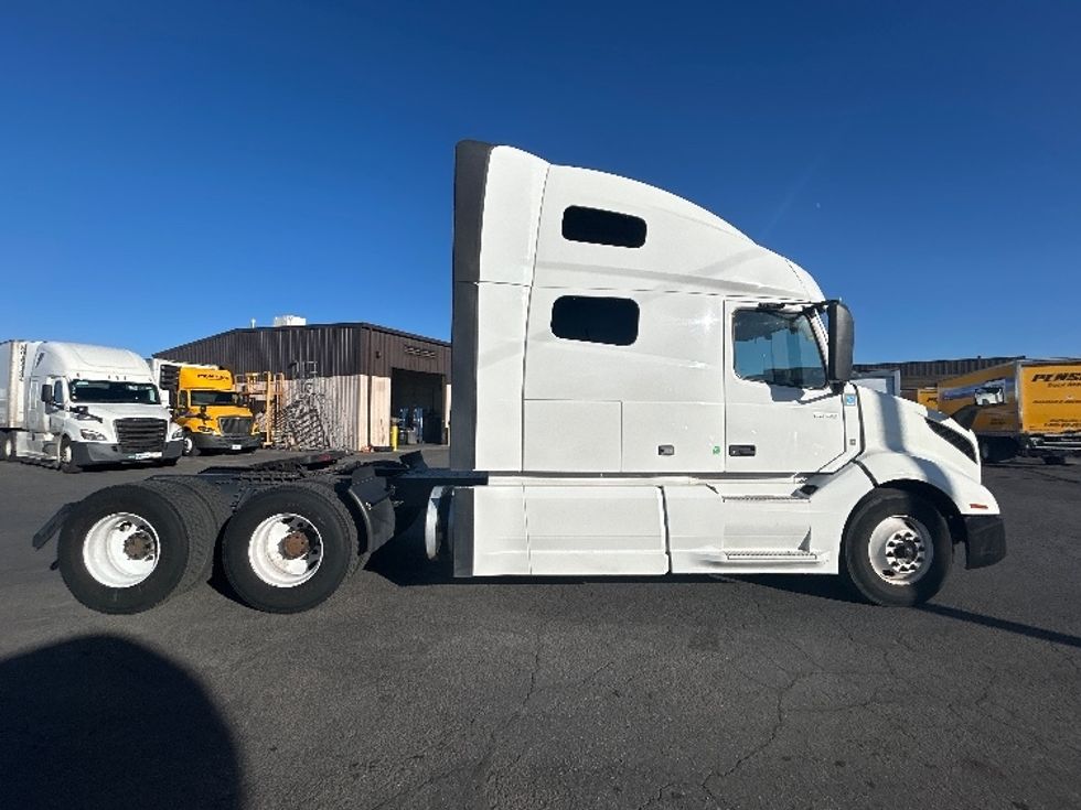 Sleeper Tractor-Heavy Duty Tractors-Volvo-2022-VNL64760-Albuquerque-NM-488,311\n\t\tmiles-$ 81,250 - Image 8