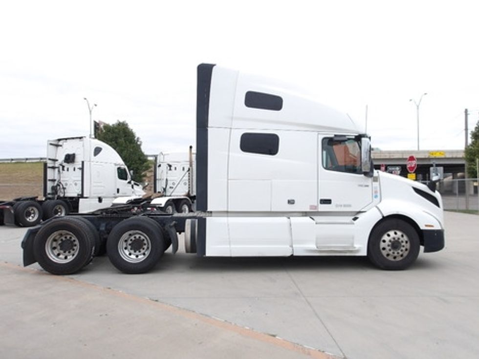 Sleeper Tractor-Heavy Duty Tractors-Volvo-2022-VNL64760-Amarillo-TX-395,098\n\t\tmiles-$ 88,750 - Image 8