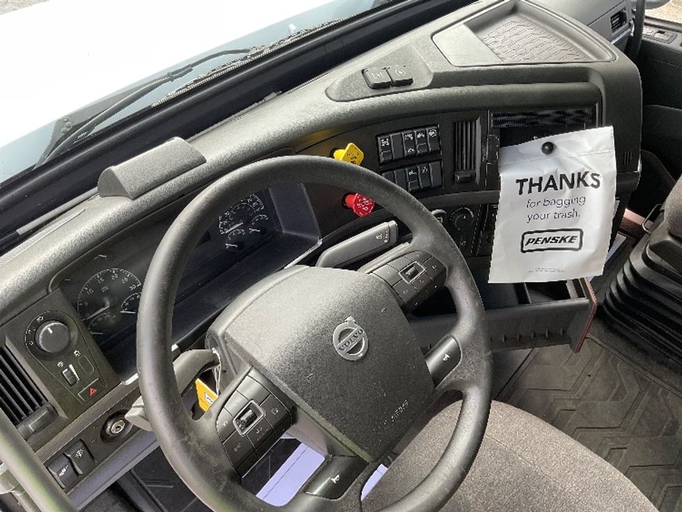 Sleeper Tractor-Heavy Duty Tractors-Volvo-2022-VNL64760-Anderson-SC-543,697\n\t\tmiles-$ 70,250 - Image 10