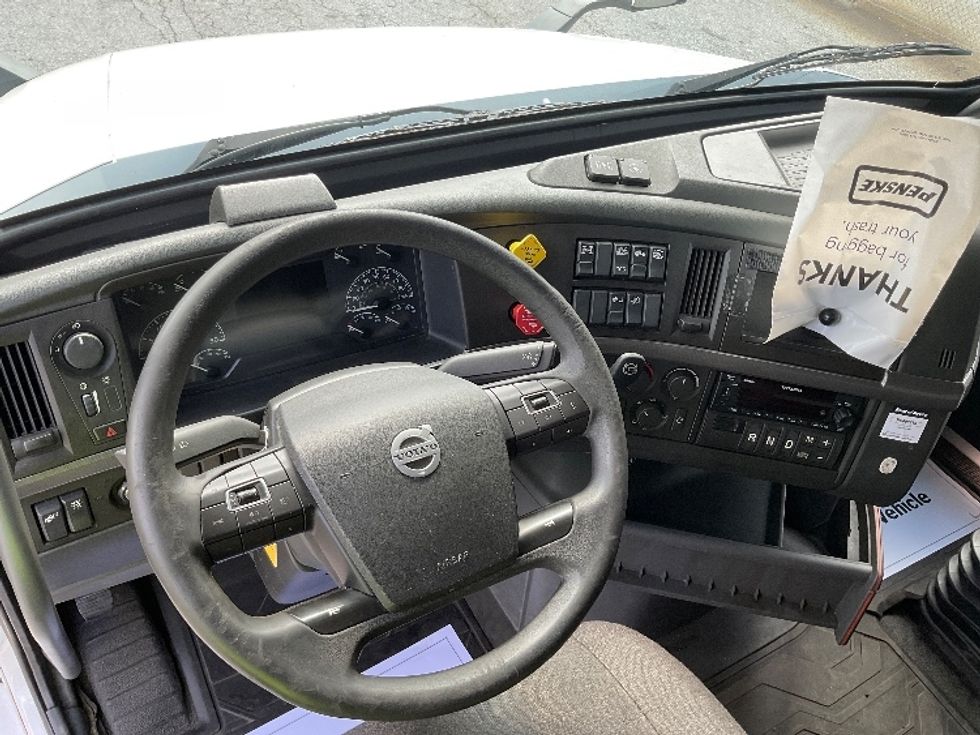 Sleeper Tractor-Heavy Duty Tractors-Volvo-2022-VNL64760-Anderson-SC-543,697\n\t\tmiles-$ 70,250 - Image 11