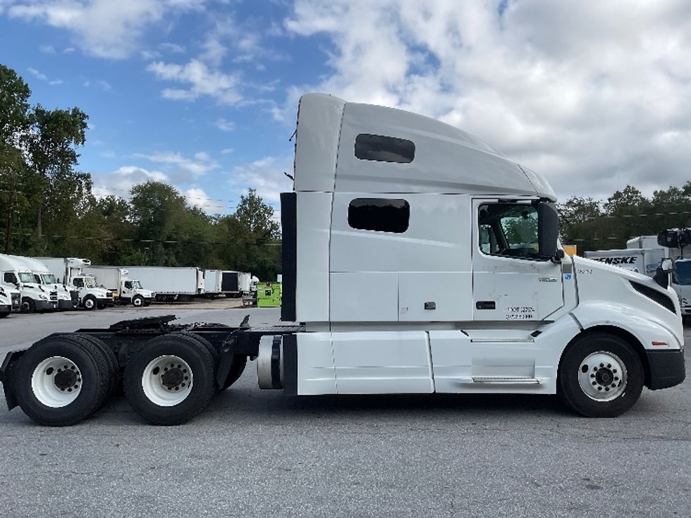 Sleeper Tractor-Heavy Duty Tractors-Volvo-2022-VNL64760-Anderson-SC-543,697\n\t\tmiles-$ 70,250 - Image 8