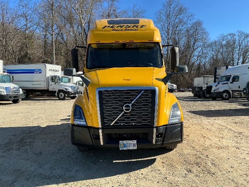 Sleeper Tractor-Heavy Duty Tractors-Volvo-2022-VNL64760-Asheville-NC-585,636\n\t\tmiles-$ 58,000 - Image 2