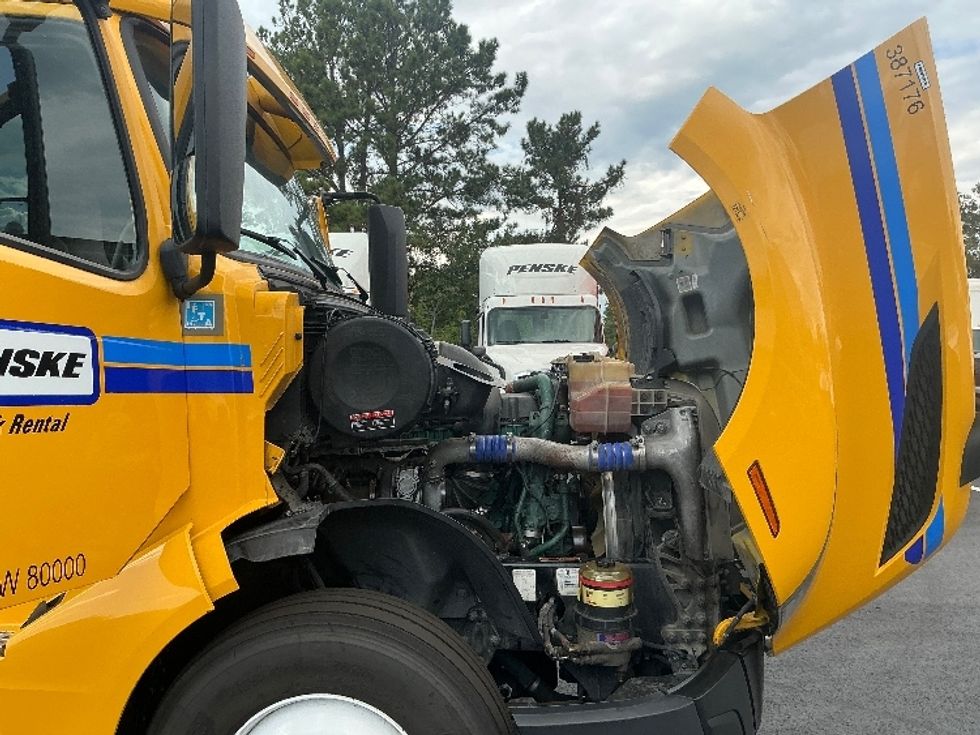 Sleeper Tractor-Heavy Duty Tractors-Volvo-2022-VNL64760-Atlanta (Forest Park)-GA-438,951\n\t\tmiles-$ 77,750 - Image 20