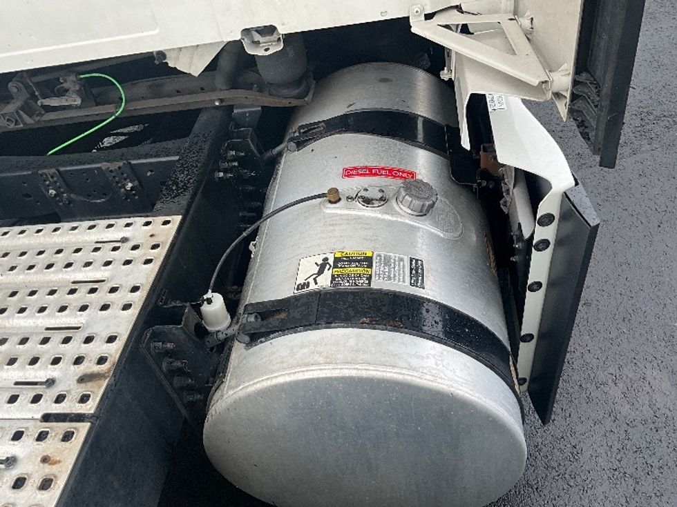 Sleeper Tractor-Heavy Duty Tractors-Volvo-2022-VNL64760-Atlanta (Forest Park)-GA-456,529\n\t\tmiles-$ 80,250 - Image 20