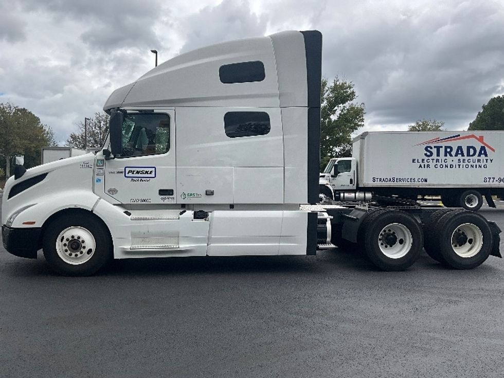 2022 Volvo Truck VNL photo 4