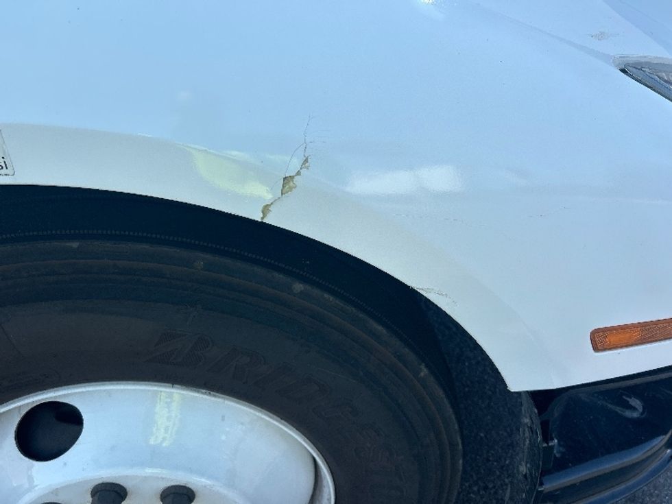 Sleeper Tractor-Heavy Duty Tractors-Volvo-2022-VNL64760-Atlanta (Forest Park)-GA-564,944\n\t\tmiles-$ 71,000 - Image 23