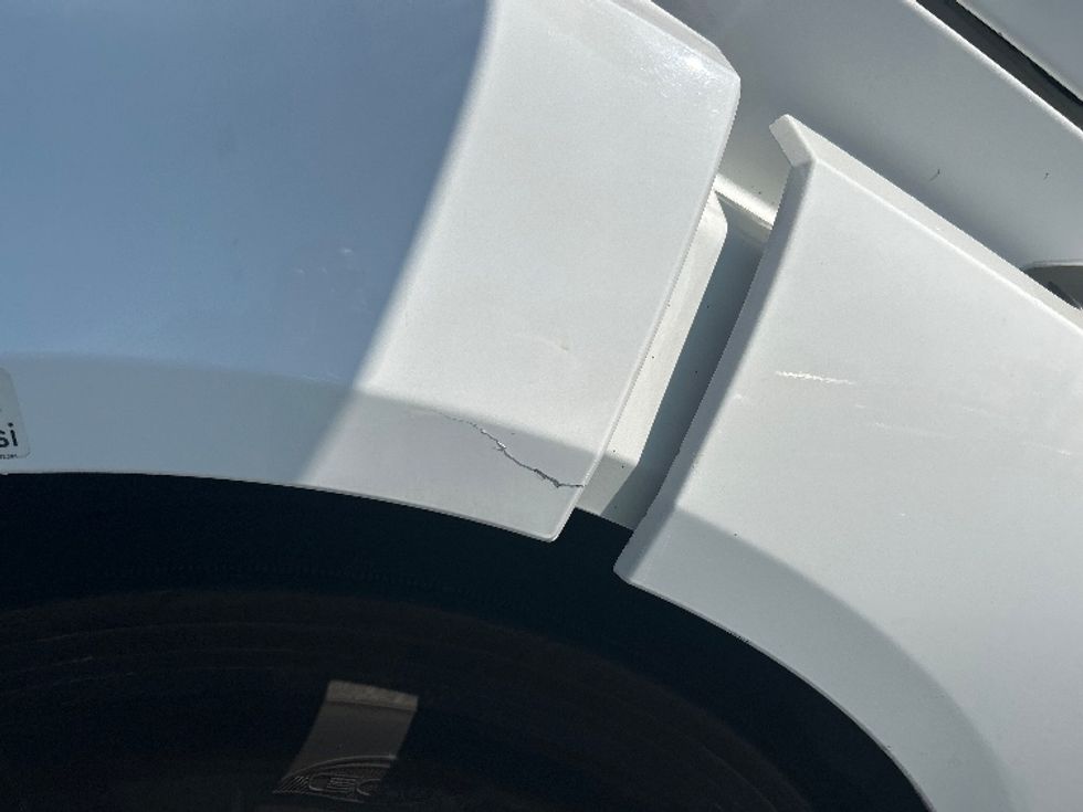 Sleeper Tractor-Heavy Duty Tractors-Volvo-2022-VNL64760-Atlanta (Forest Park)-GA-564,944\n\t\tmiles-$ 71,000 - Image 24