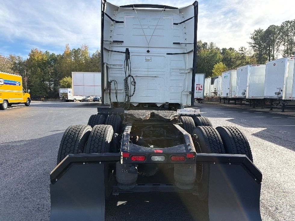 Sleeper Tractor-Heavy Duty Tractors-Volvo-2022-VNL64760-Atlanta-GA-470,930\n\t\tmiles-$ 77,750 - Image 6