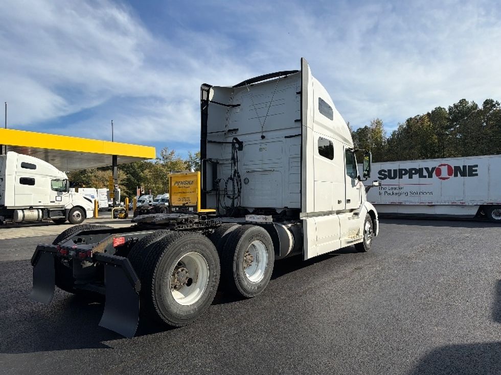 Sleeper Tractor-Heavy Duty Tractors-Volvo-2022-VNL64760-Atlanta-GA-470,930\n\t\tmiles-$ 77,750 - Image 7