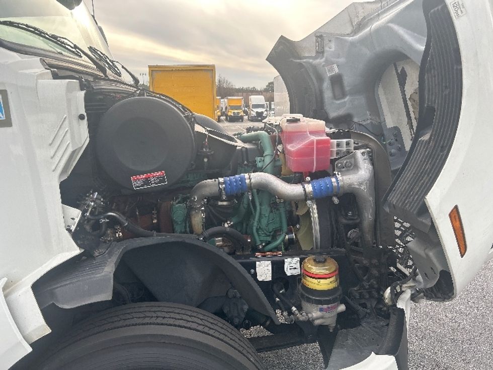 Sleeper Tractor-Heavy Duty Tractors-Volvo-2022-VNL64760-Atlanta-GA-630,504\n\t\tmiles-$ 60,500 - Image 20