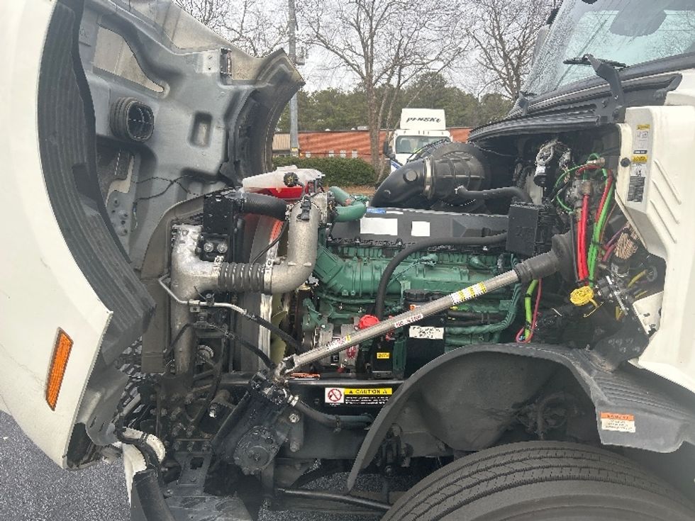 Sleeper Tractor-Heavy Duty Tractors-Volvo-2022-VNL64760-Atlanta-GA-630,504\n\t\tmiles-$ 60,500 - Image 21