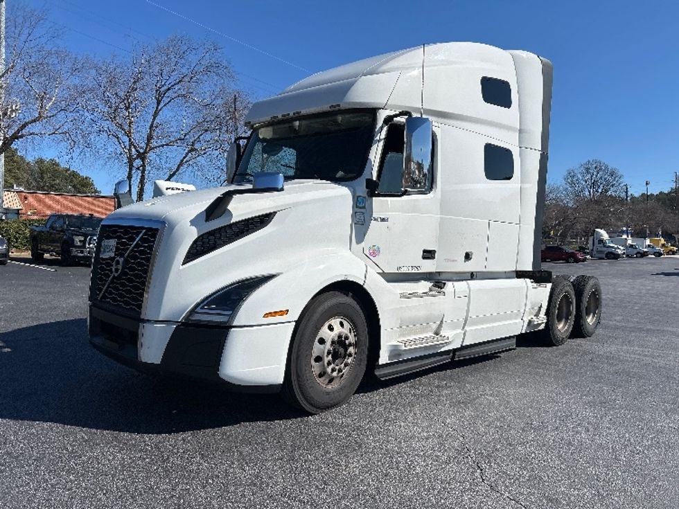 Sleeper Tractor-Heavy Duty Tractors-Volvo-2022-VNL64760-Atlanta-GA-630,504\n\t\tmiles-$ 60,500 - Image 3