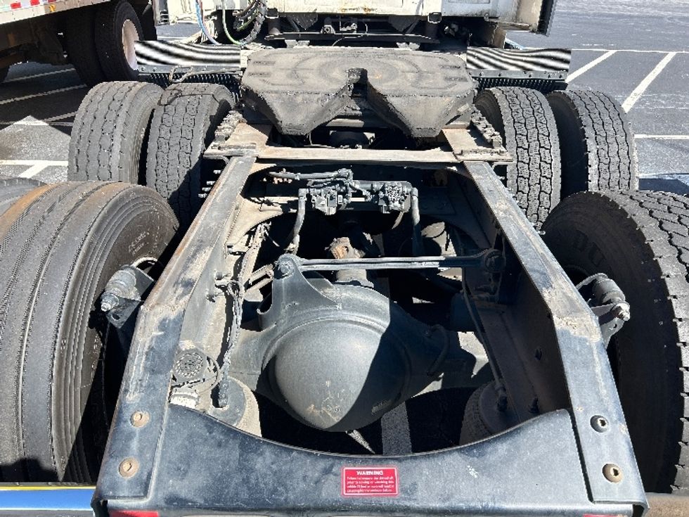 Sleeper Tractor-Heavy Duty Tractors-Volvo-2022-VNL64760-Atlanta-GA-630,504\n\t\tmiles-$ 60,500 - Image 6