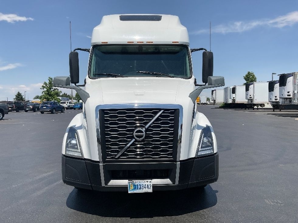 Sleeper Tractor-Heavy Duty Tractors-Volvo-2022-VNL64760-Aurora-CO-450,073\n\t\tmiles-$ 89,250 - Image 2