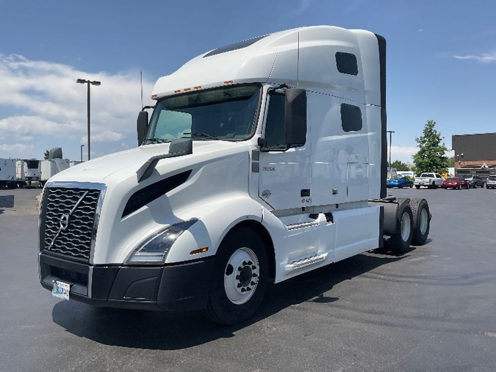 Sleeper Tractor-Heavy Duty Tractors-Volvo-2022-VNL64760-Aurora-CO-450,073\n\t\tmiles-$ 89,250 - Image 3