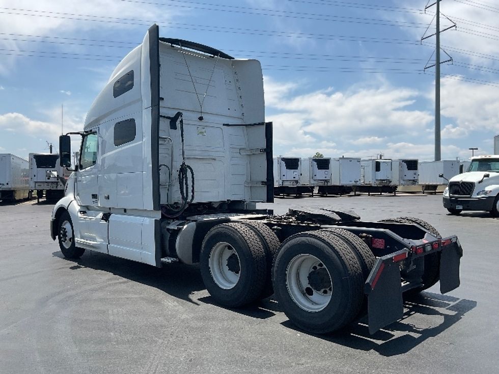 Sleeper Tractor-Heavy Duty Tractors-Volvo-2022-VNL64760-Aurora-CO-450,073\n\t\tmiles-$ 89,250 - Image 5