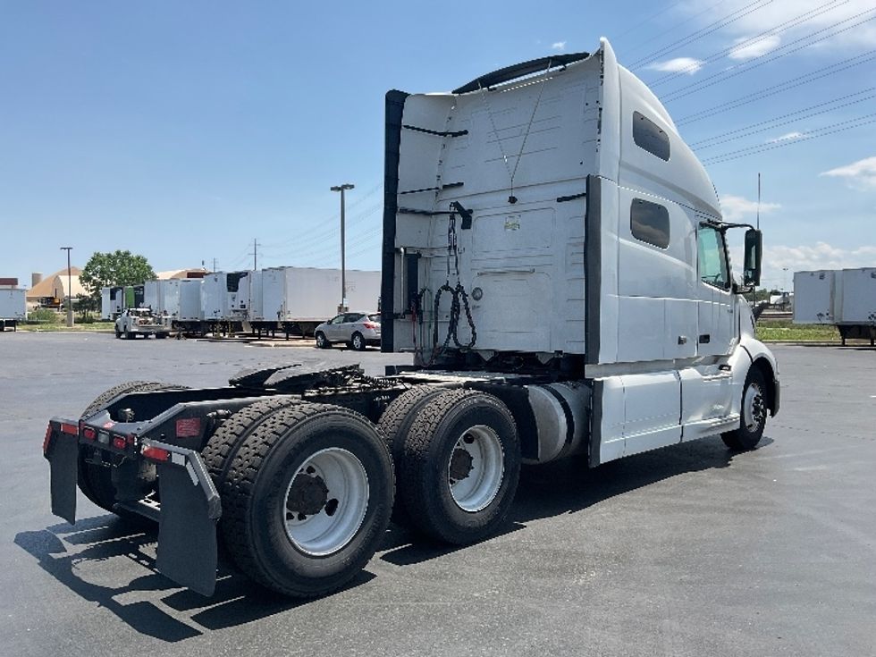 Sleeper Tractor-Heavy Duty Tractors-Volvo-2022-VNL64760-Aurora-CO-450,073\n\t\tmiles-$ 89,250 - Image 7