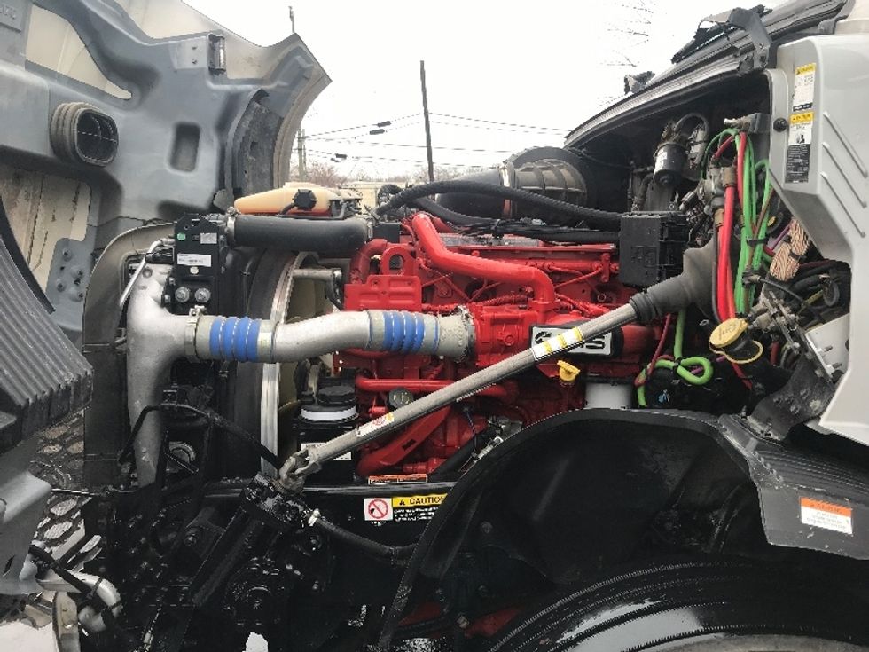 Sleeper Tractor-Heavy Duty Tractors-Volvo-2022-VNL64760-Bensalem-PA-399,705\n\t\tmiles-$ 78,500 - Image 21