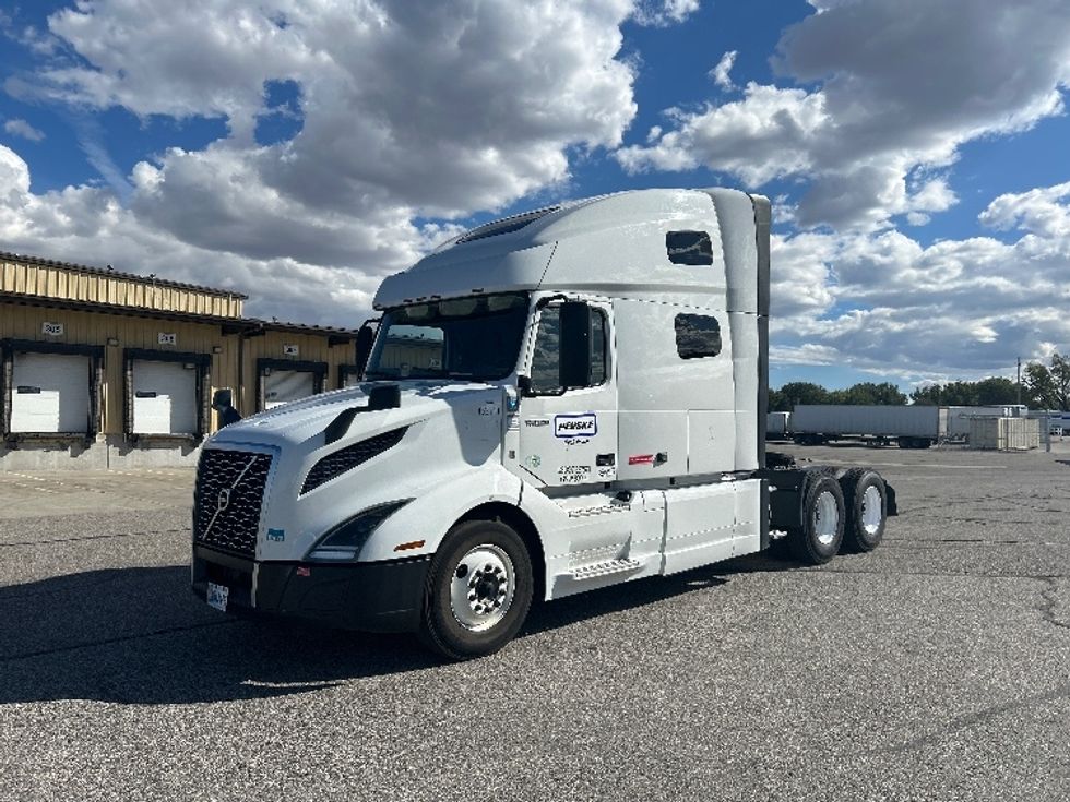 2022 Volvo Truck VNL photo 3