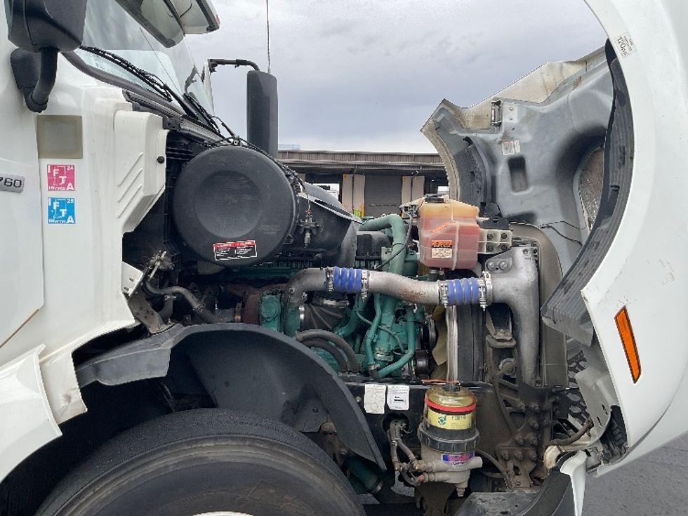 Sleeper Tractor-Heavy Duty Tractors-Volvo-2022-VNL64760-Boise-ID-325,444\n\t\tmiles-$ 101,250 - Image 20