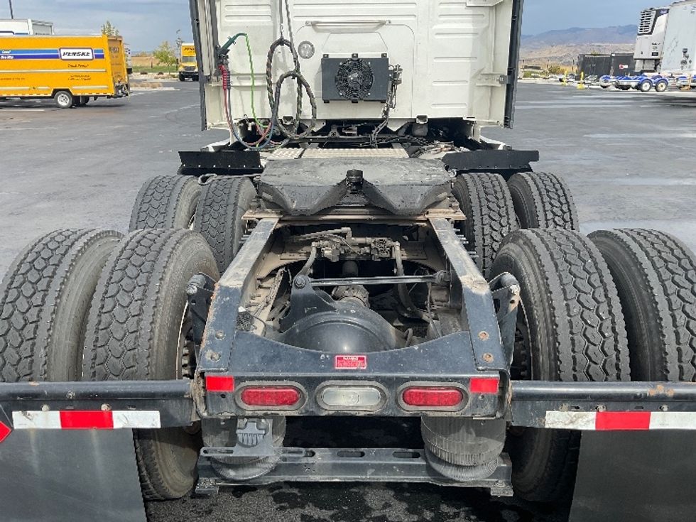 Sleeper Tractor-Heavy Duty Tractors-Volvo-2022-VNL64760-Boise-ID-325,444\n\t\tmiles-$ 101,250 - Image 6
