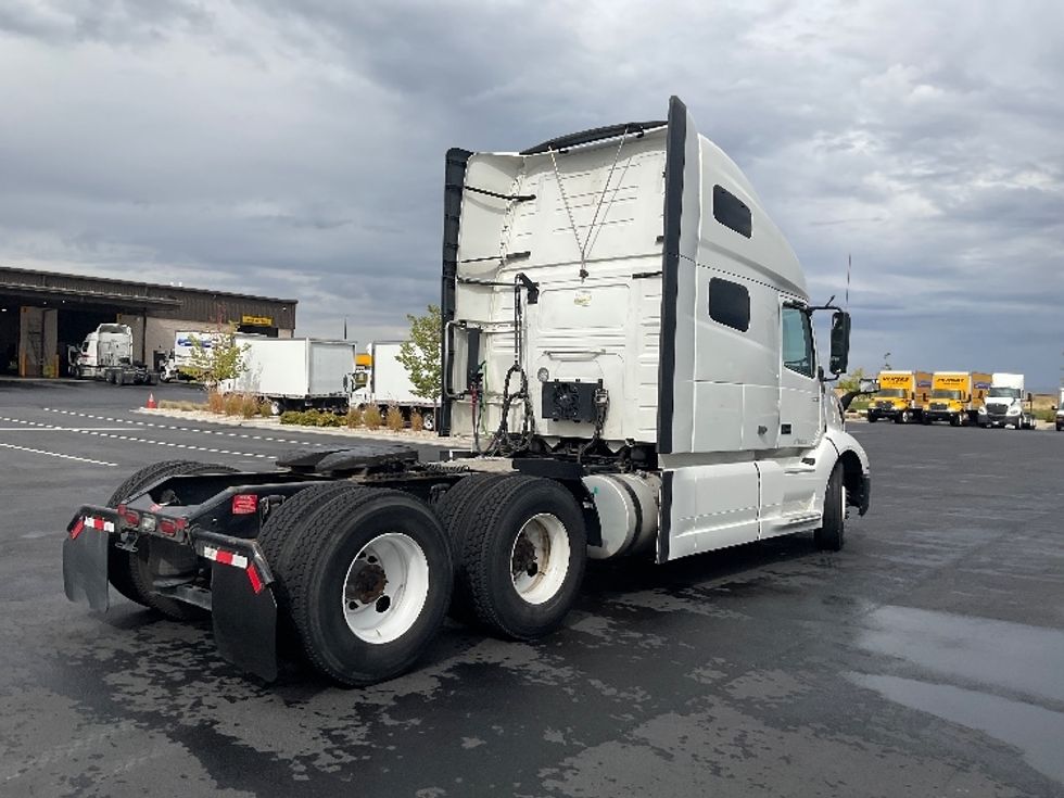 Sleeper Tractor-Heavy Duty Tractors-Volvo-2022-VNL64760-Boise-ID-325,444\n\t\tmiles-$ 101,250 - Image 7