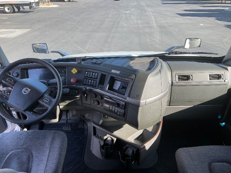 Sleeper Tractor-Heavy Duty Tractors-Volvo-2022-VNL64760-Boise-ID-520,596\n\t\tmiles-$ 80,500 - Image 12