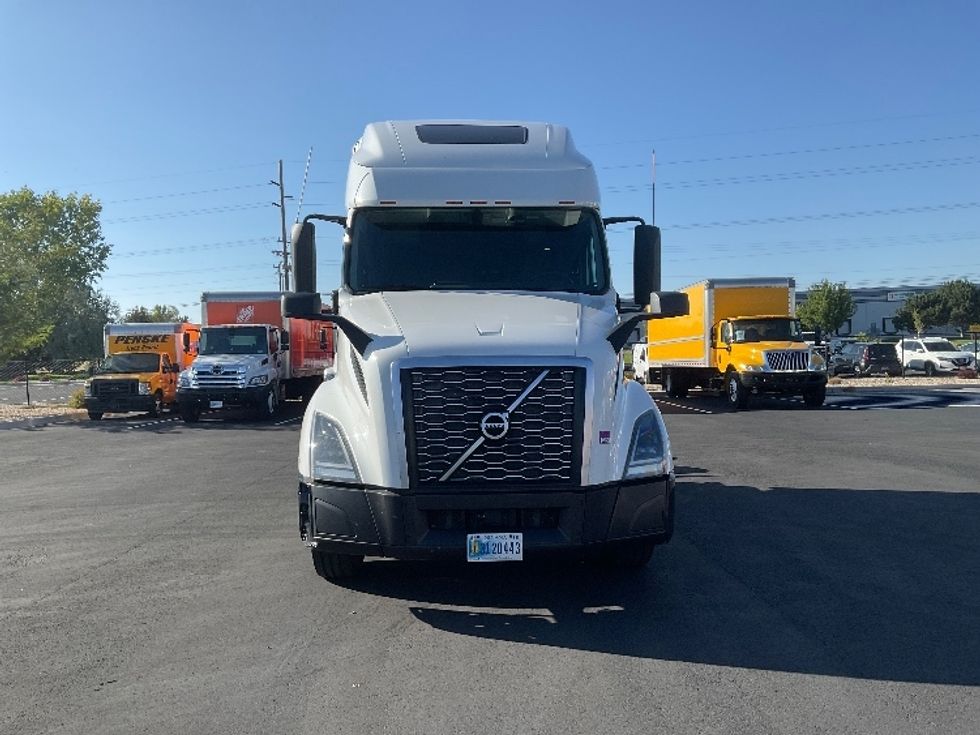 Sleeper Tractor-Heavy Duty Tractors-Volvo-2022-VNL64760-Boise-ID-520,596\n\t\tmiles-$ 80,500 - Image 2