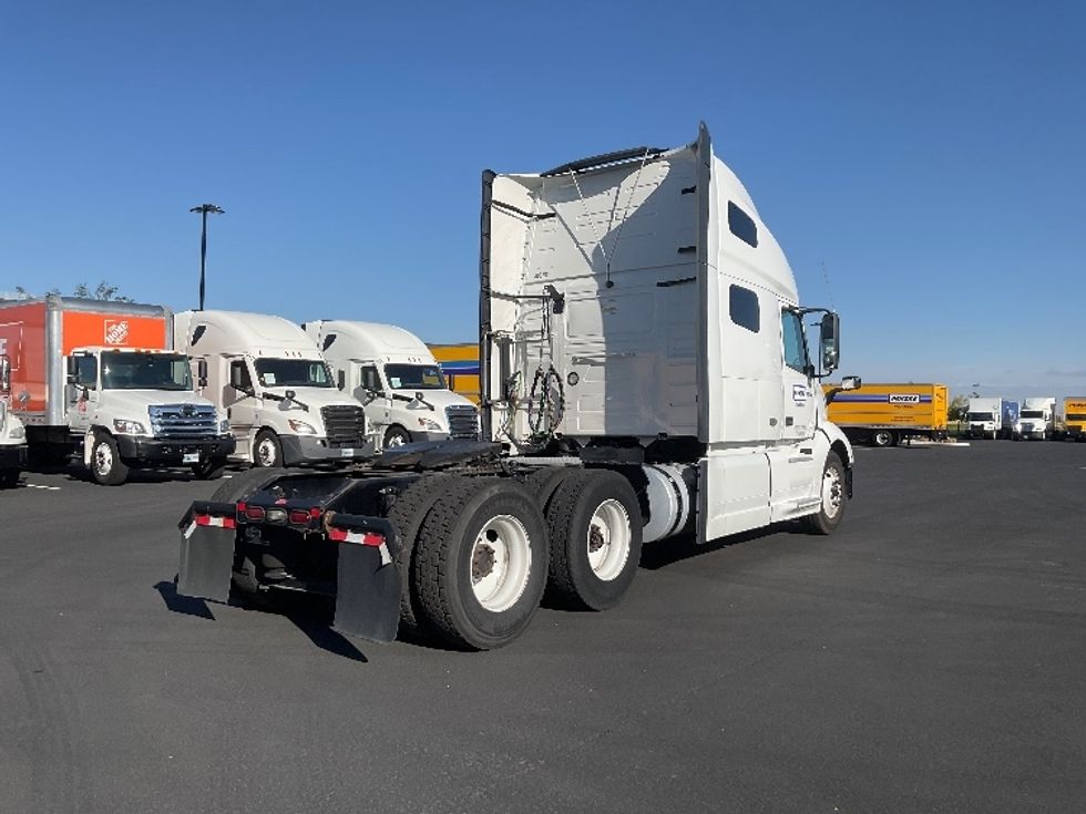 Sleeper Tractor-Heavy Duty Tractors-Volvo-2022-VNL64760-Boise-ID-520,596\n\t\tmiles-$ 80,500 - Image 7