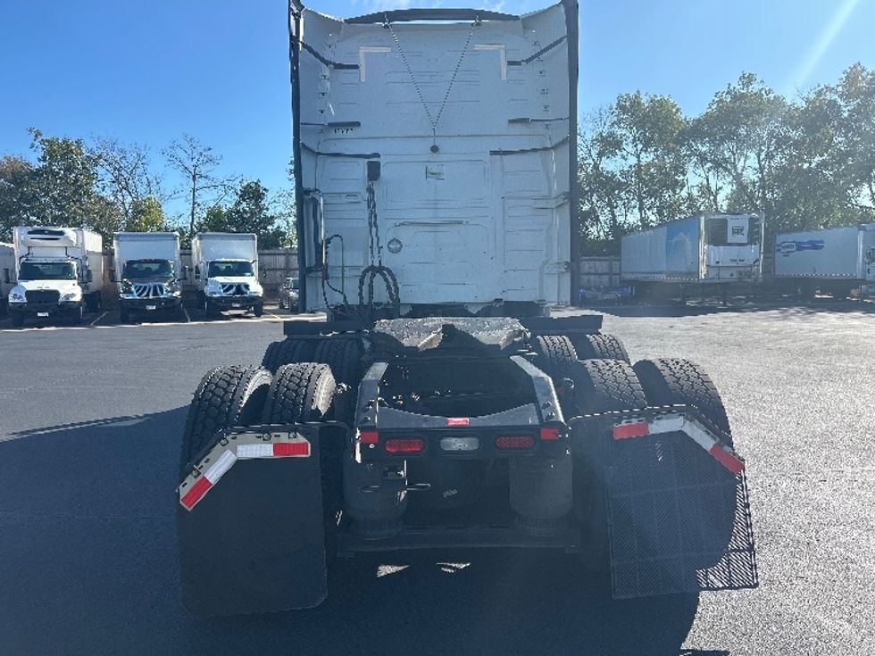 Sleeper Tractor-Heavy Duty Tractors-Volvo-2022-VNL64760-Brooklyn Park-MN-462,250\n\t\tmiles-$ 75,750 - Image 6