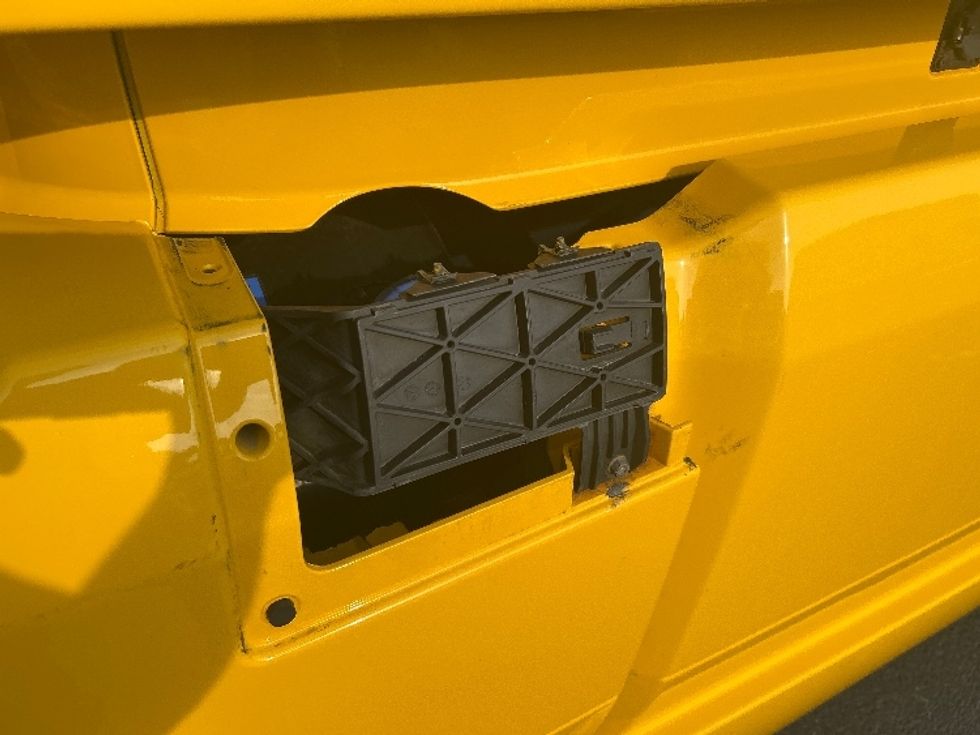 Sleeper Tractor-Heavy Duty Tractors-Volvo-2022-VNL64760-Buffalo-NY-563,115\n\t\tmiles-$ 66,500 - Image 23