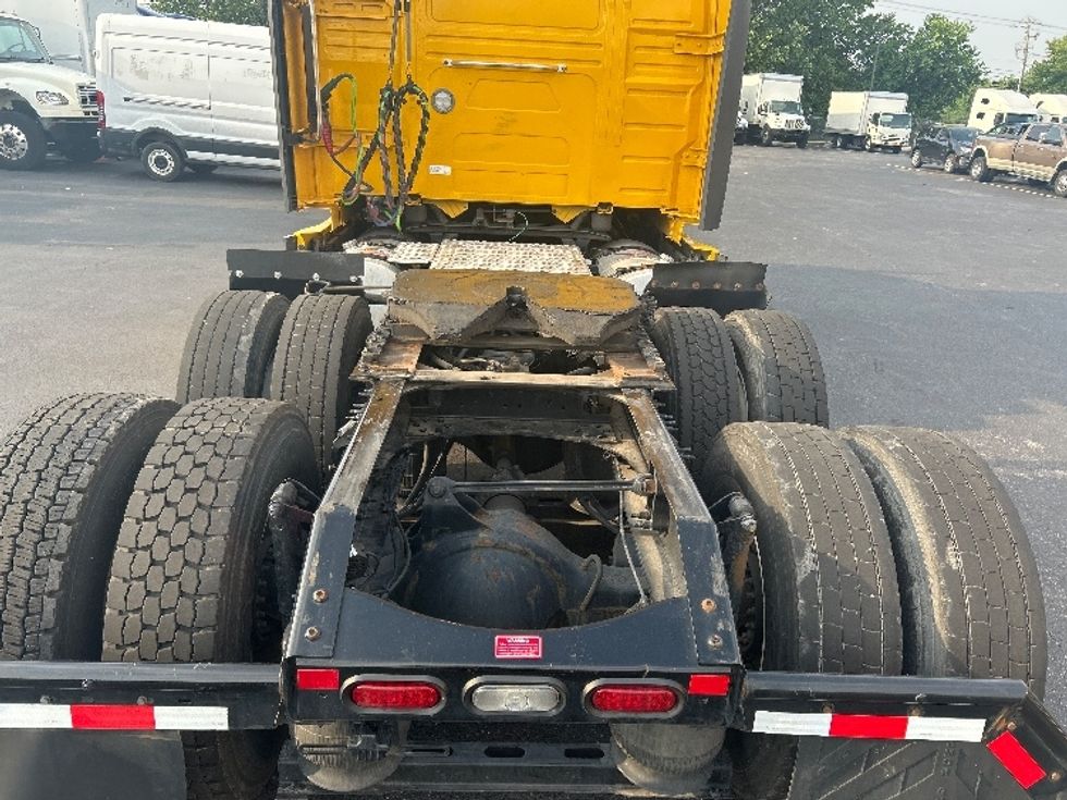 Sleeper Tractor-Heavy Duty Tractors-Volvo-2022-VNL64760-Buffalo-NY-563,115\n\t\tmiles-$ 66,500 - Image 6