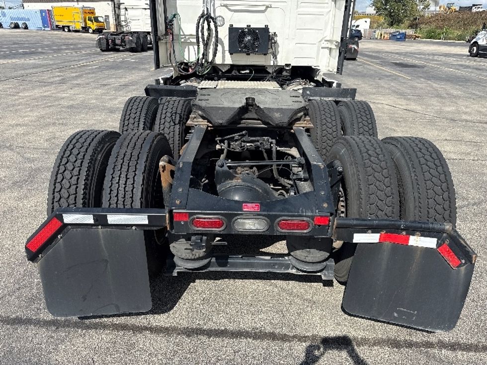 Sleeper Tractor-Heavy Duty Tractors-Volvo-2022-VNL64760-Chicago (Chicago Ridge)-IL-416,321\n\t\tmiles-$ 81,000 - Image 6