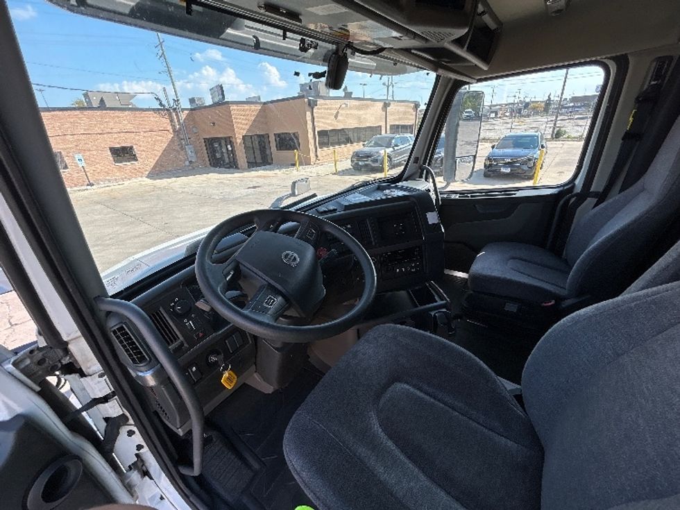 Sleeper Tractor-Heavy Duty Tractors-Volvo-2022-VNL64760-Chicago (Melrose Park)-IL-434,427\n\t\tmiles-$ 78,250 - Image 11