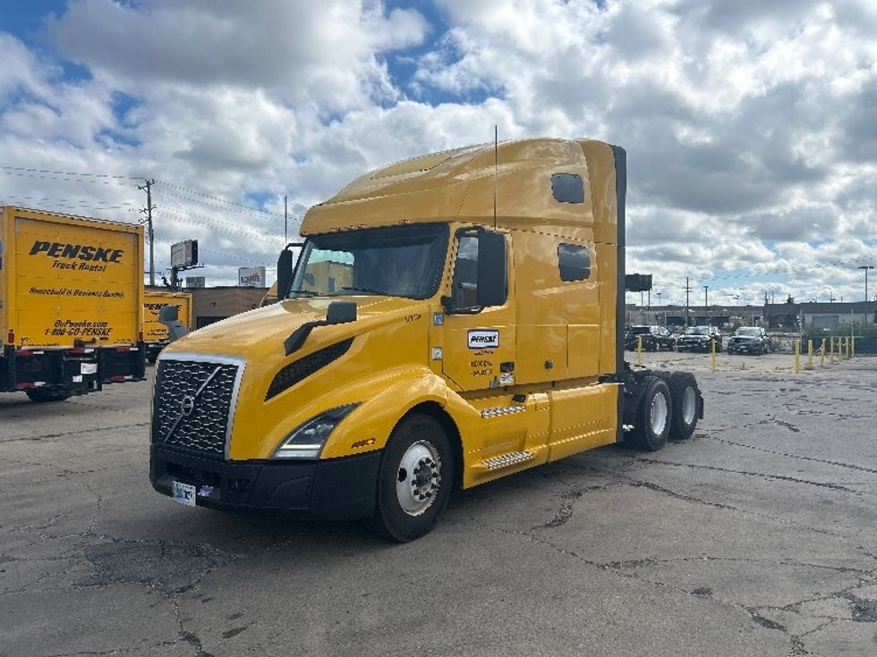 Sleeper Tractor-Heavy Duty Tractors-Volvo-2022-VNL64760-Chicago (Melrose Park)-IL-482,562\n\t\tmiles-$ 69,750 - Image 3