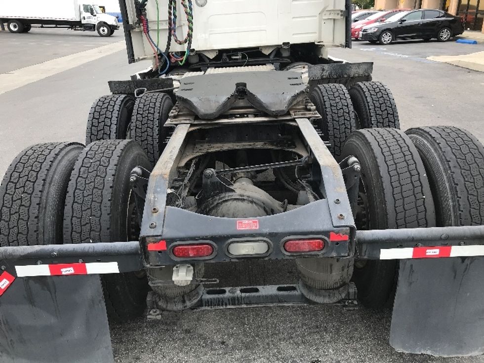 Sleeper Tractor-Heavy Duty Tractors-Volvo-2022-VNL64760-Chino-CA-307,738\n\t\tmiles-$ 104,250 - Image 6